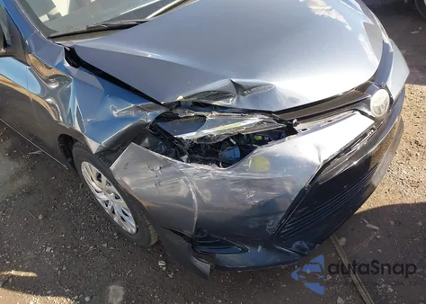 2018 Toyota Corolla Le z USA, uszkodzony, nr VIN 2T1BURHE0JC970715